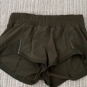 Size 4 green lululemon shorts